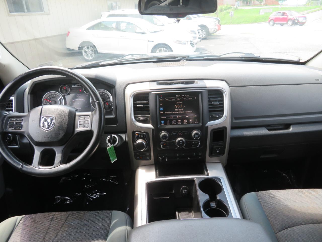RAM 1500 Big Horn Crew Cab 4WD 2014