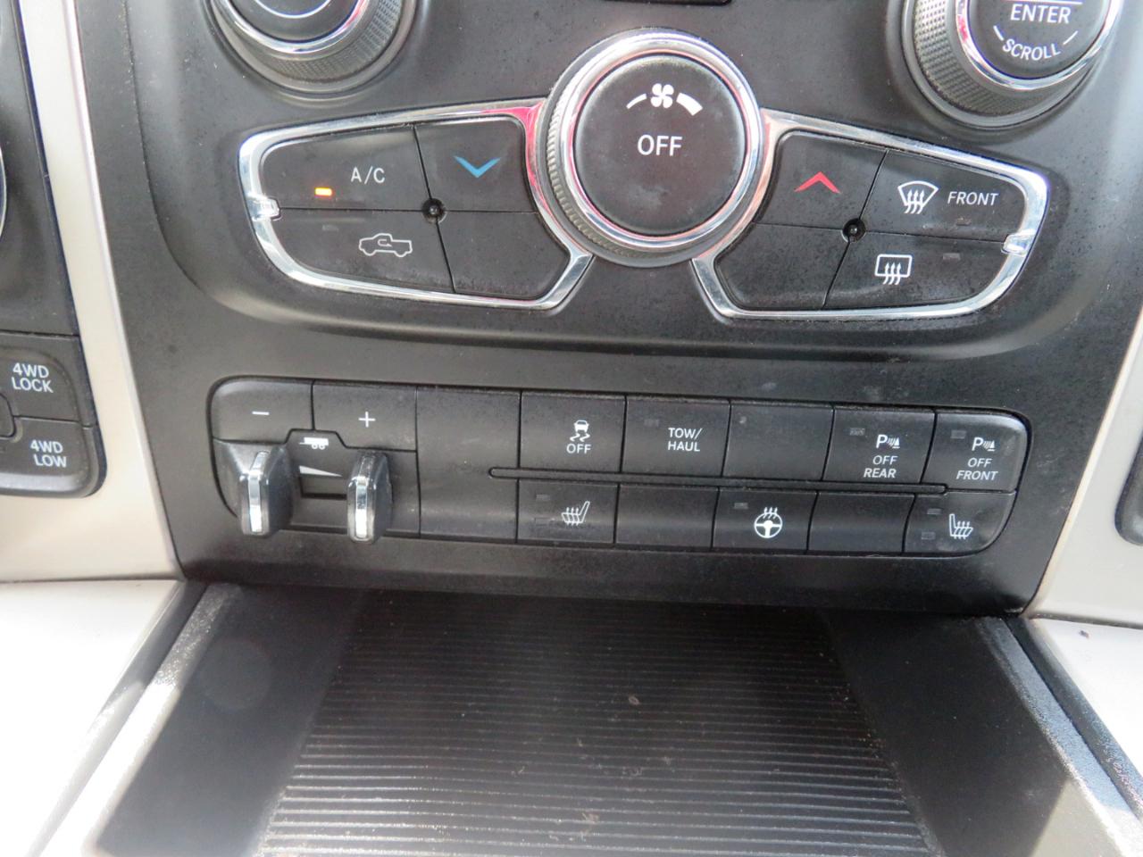 RAM 1500 Big Horn Crew Cab 4WD 2014