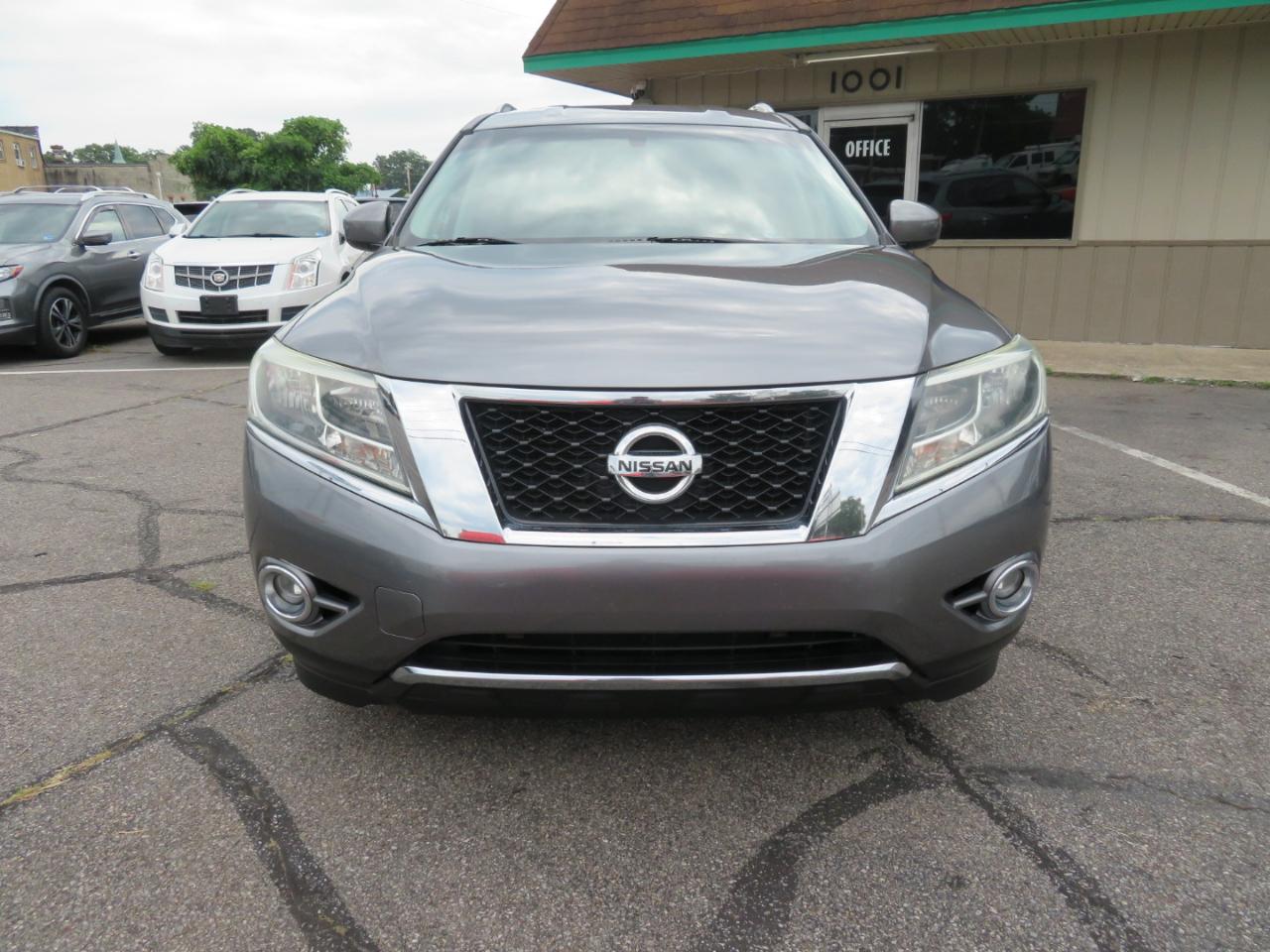 Nissan Pathfinder SV 4WD 2015