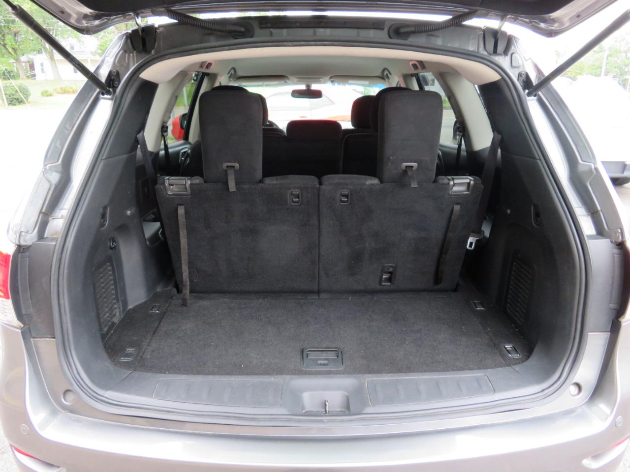 Nissan Pathfinder SV 4WD 2015