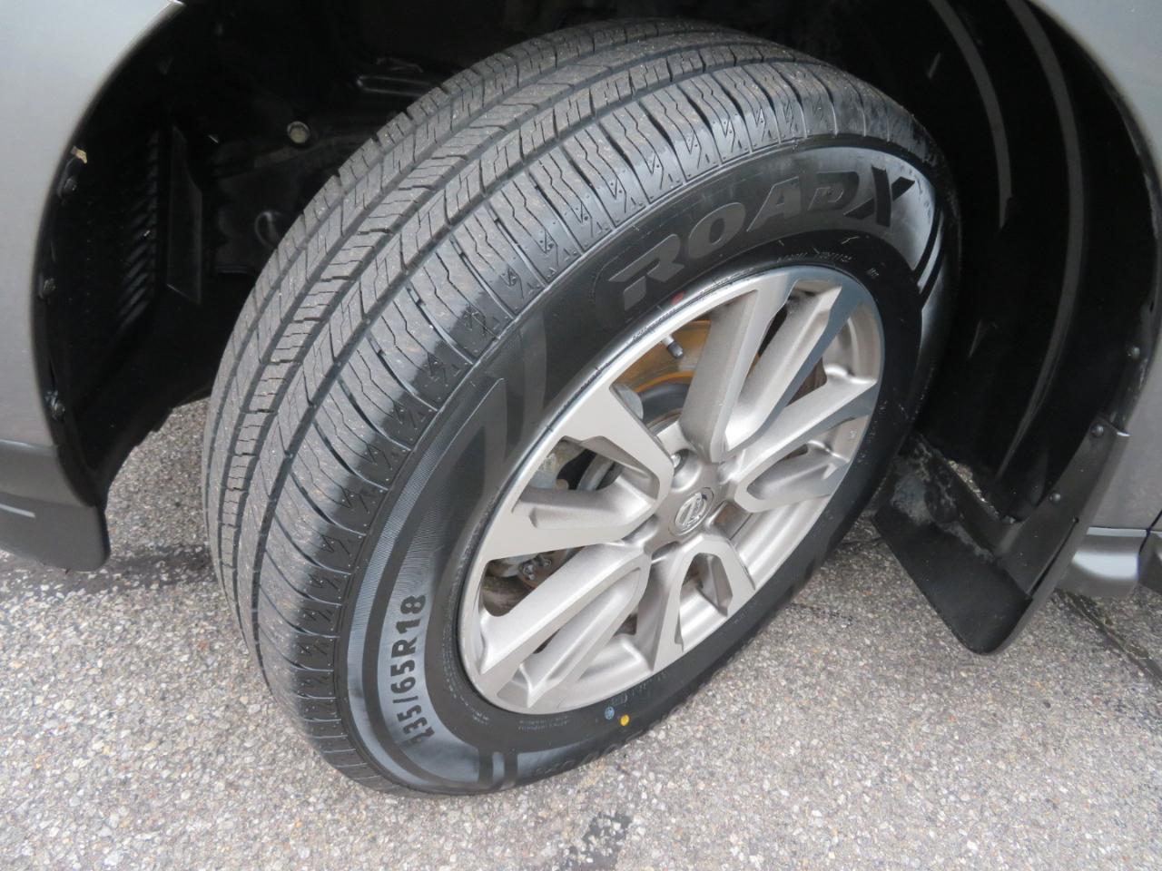 Nissan Pathfinder SV 4WD 2015