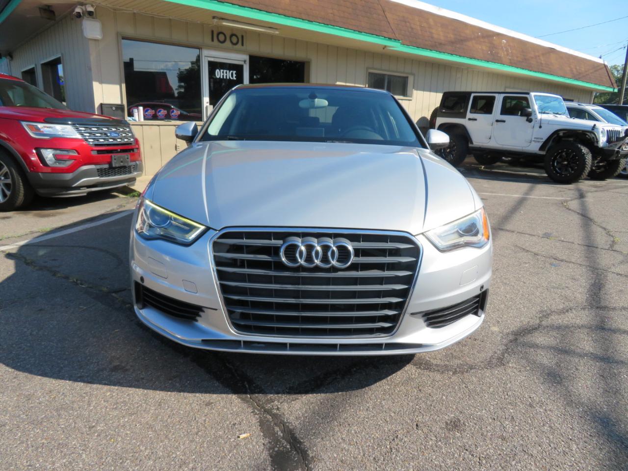 Audi A3 1.8T Premium FWD S tronic 2015