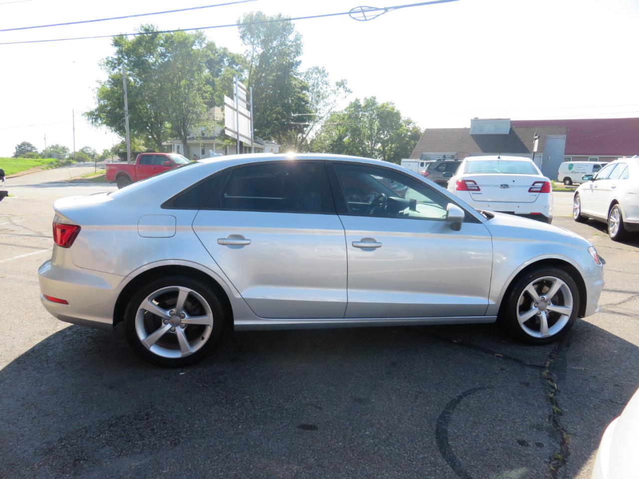 Audi A3 1.8T Premium FWD S tronic 2015