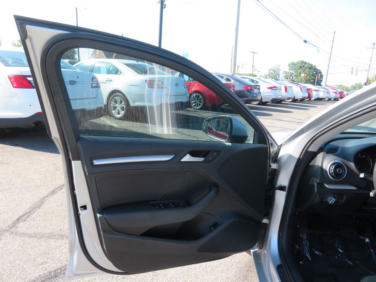 Audi A3 1.8T Premium FWD S tronic 2015