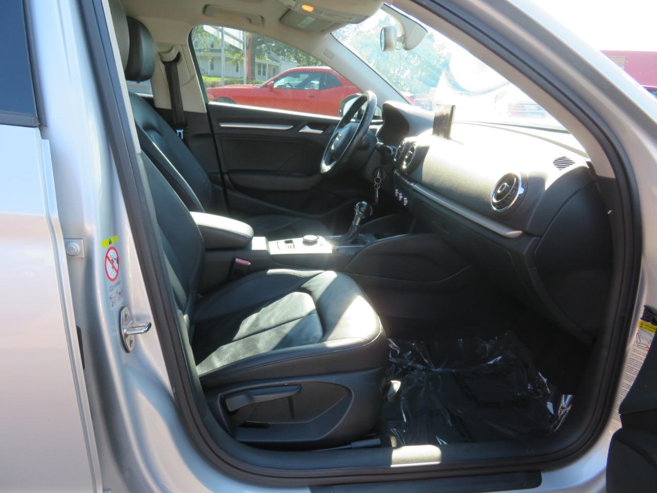 Audi A3 1.8T Premium FWD S tronic 2015