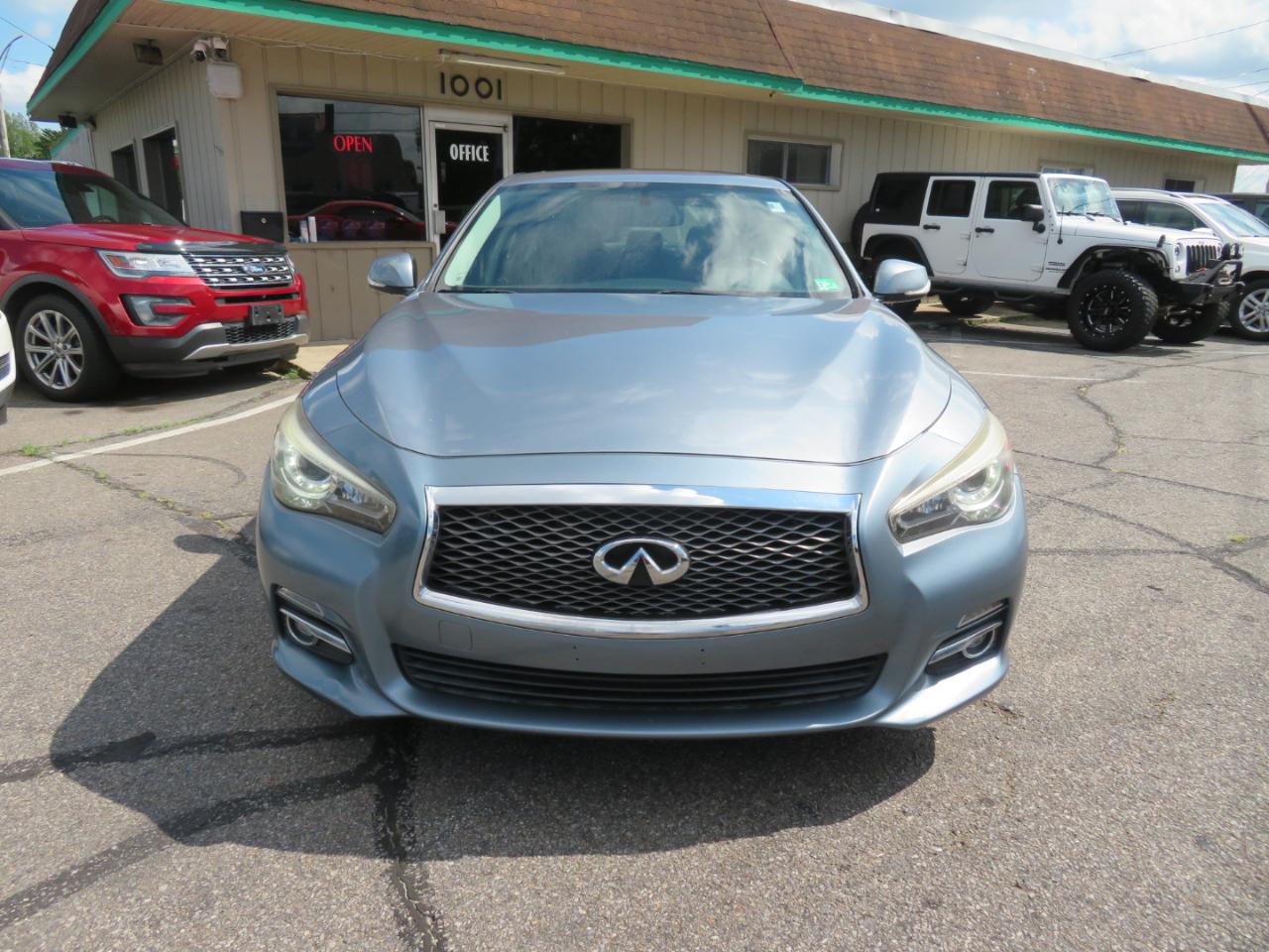 Infiniti Q50 Premium AWD 2014