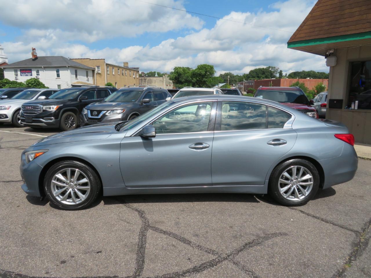 Infiniti Q50 Premium AWD 2014