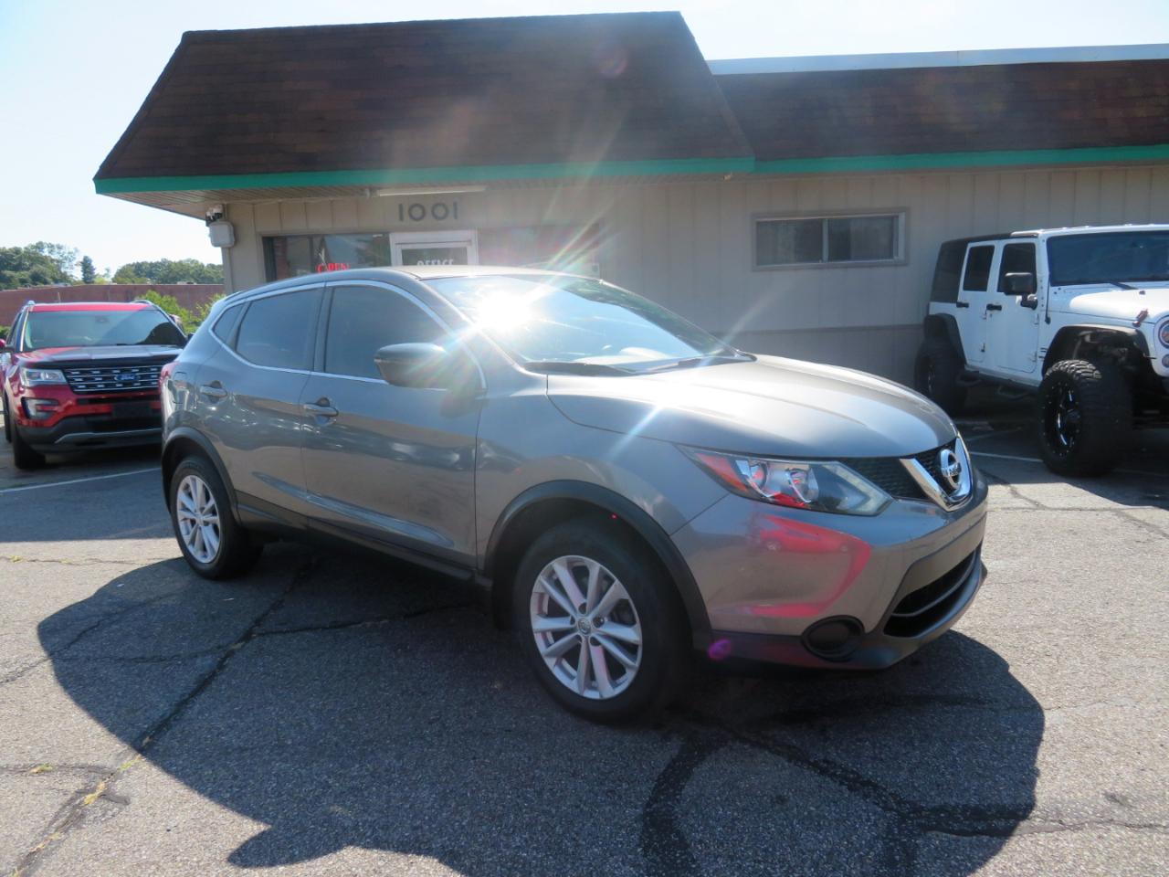 Nissan Rogue Sport photo 3