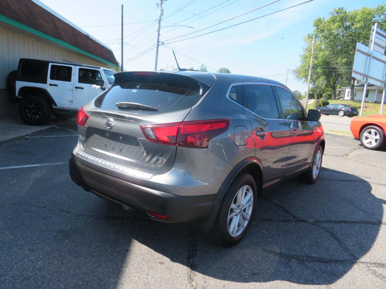 Nissan Rogue Sport photo 5