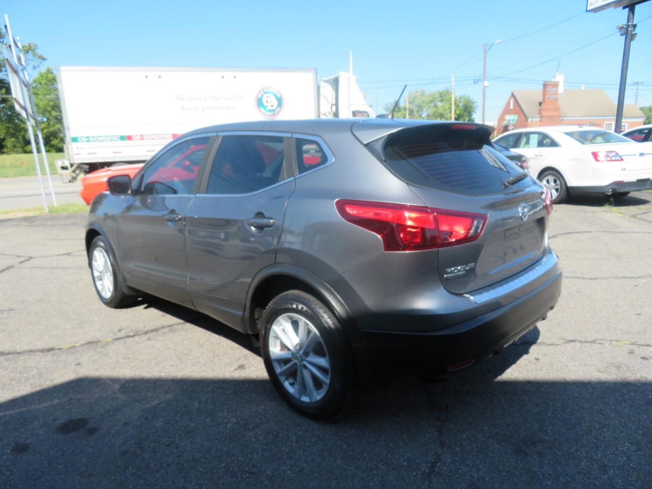 Nissan Rogue Sport photo 7