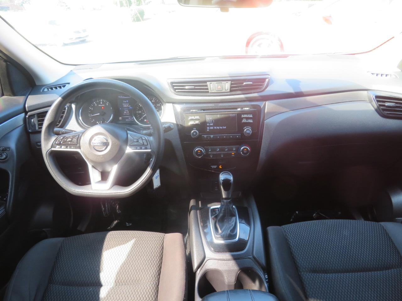 Nissan Rogue Sport photo 13