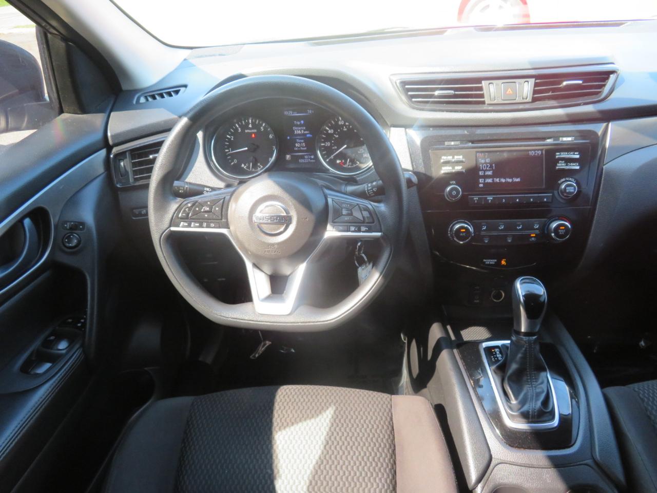 Nissan Rogue Sport photo 14