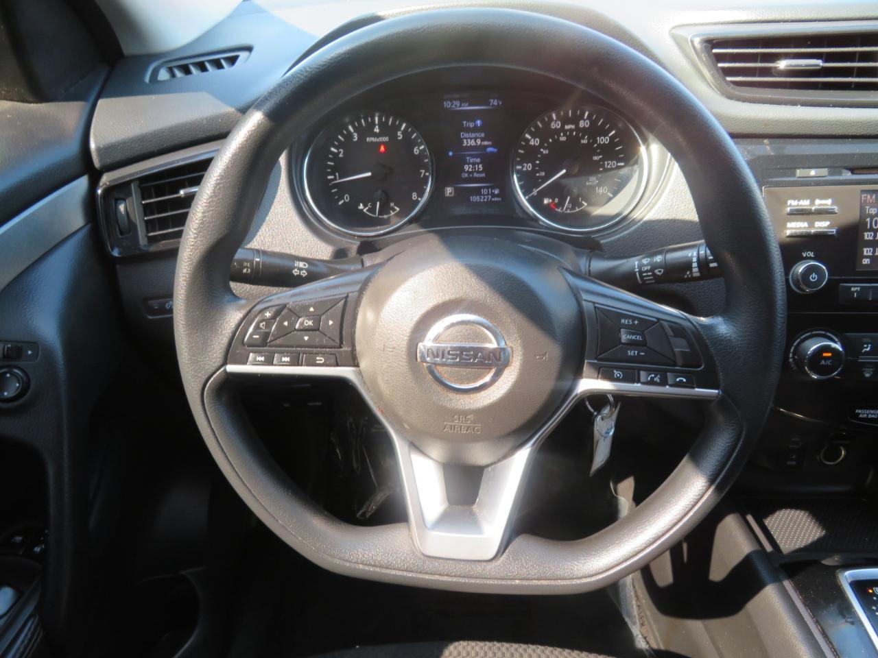 Nissan Rogue Sport photo 15