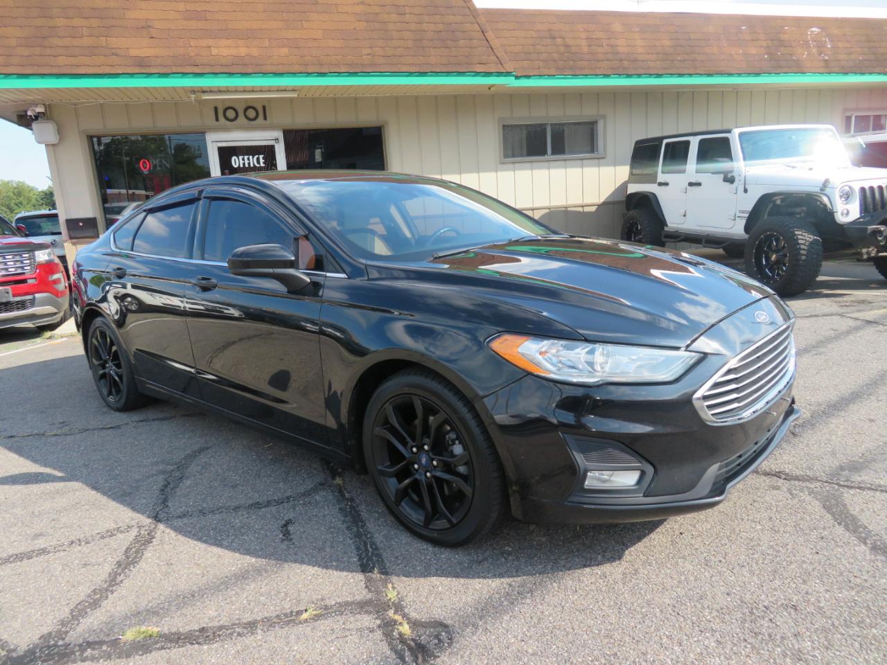 Ford Fusion photo 3