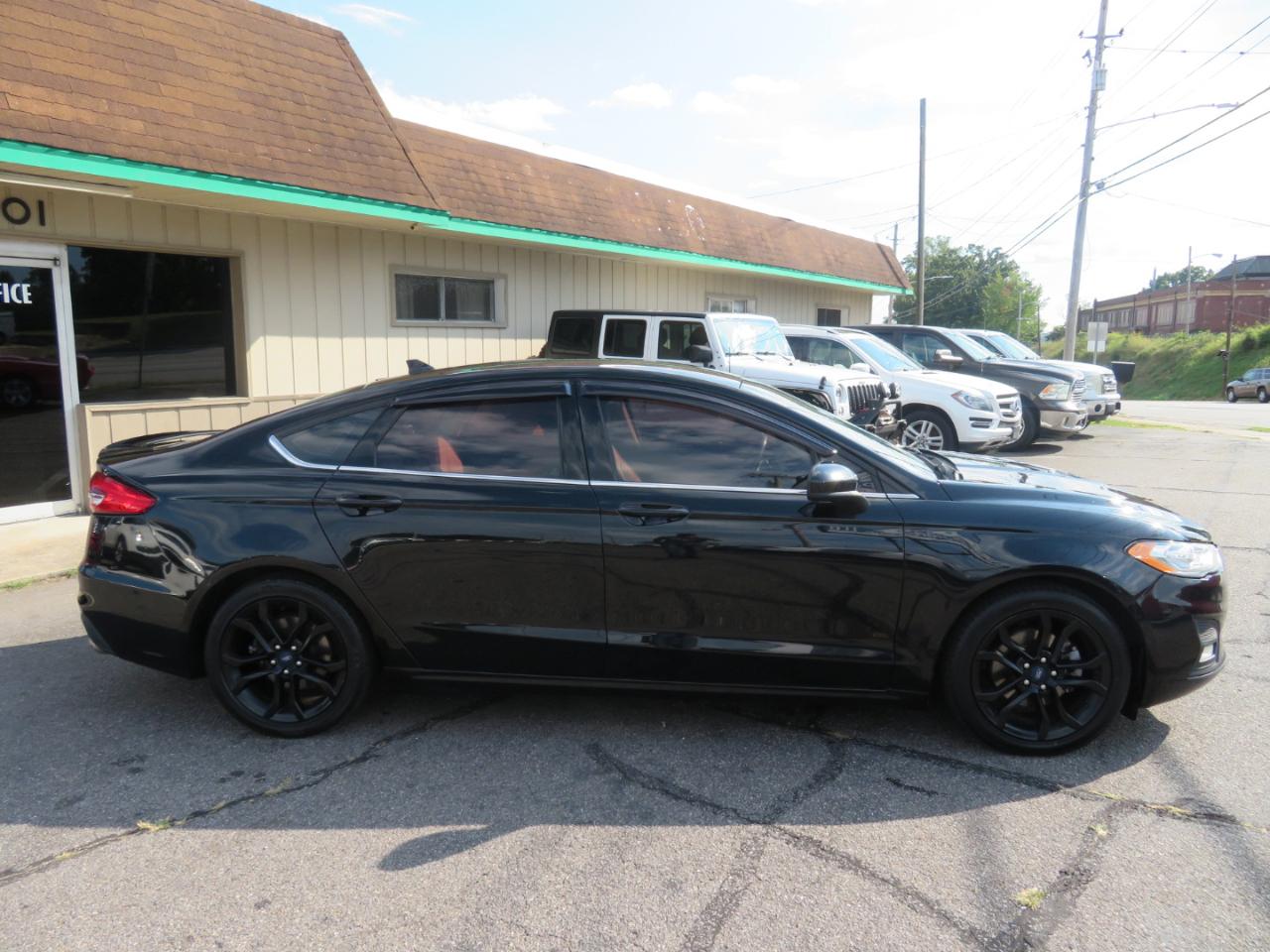 Ford Fusion photo 4