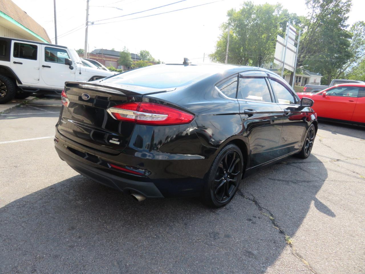 Ford Fusion photo 5