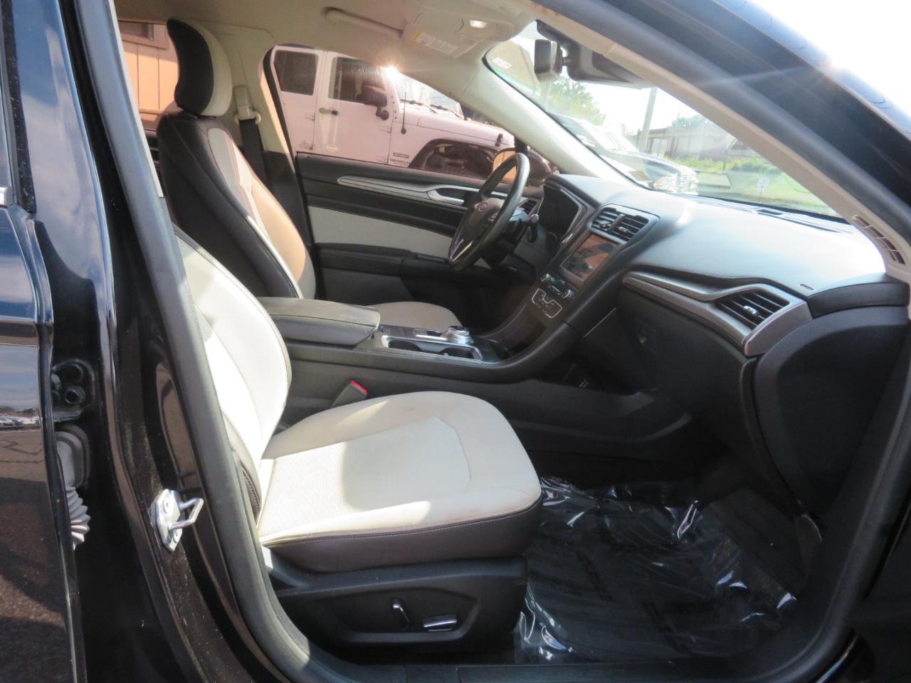 Ford Fusion photo 12