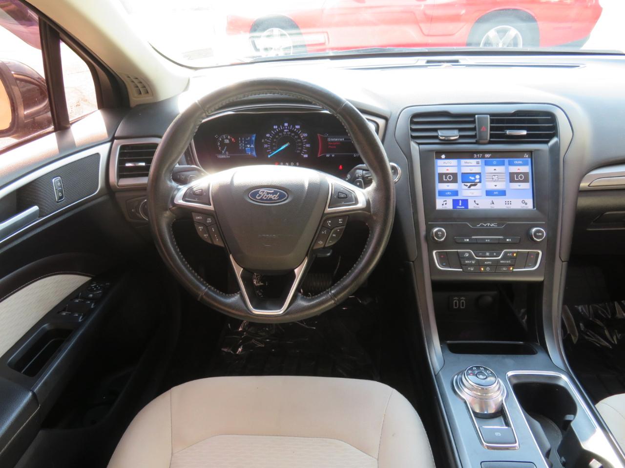 Ford Fusion photo 14