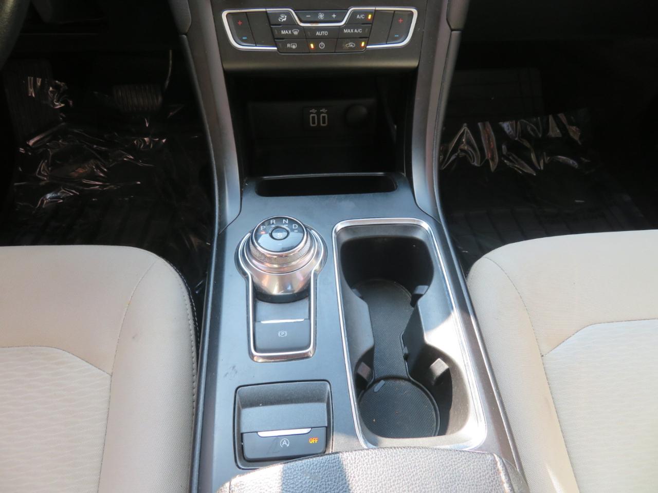 Ford Fusion photo 16