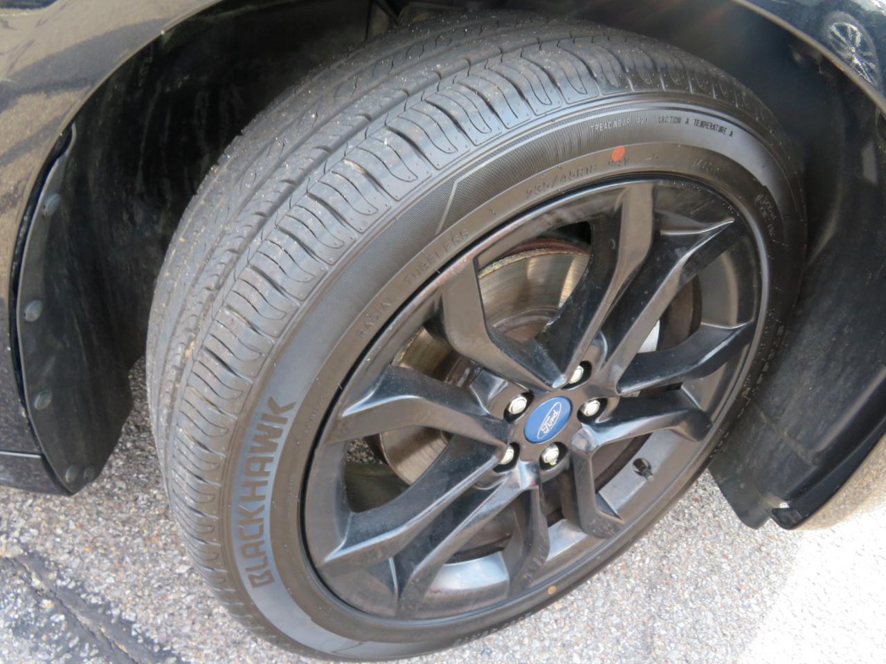 Ford Fusion photo 19