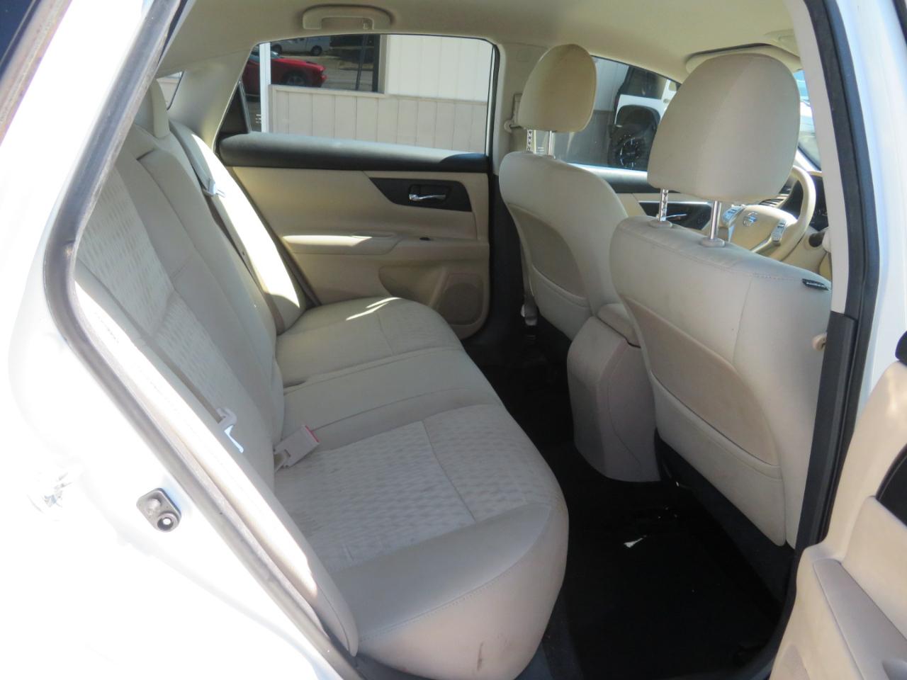 Nissan Altima photo 11