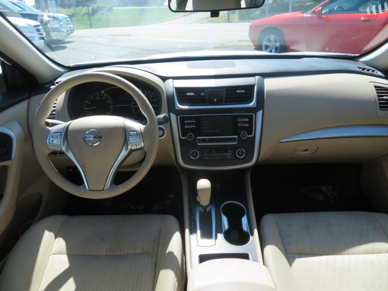 Nissan Altima photo 12