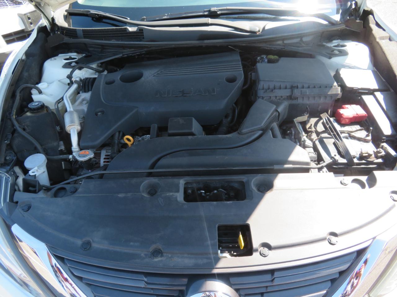 Nissan Altima photo 16