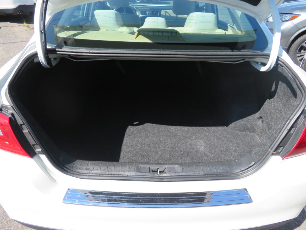 Nissan Altima photo 17
