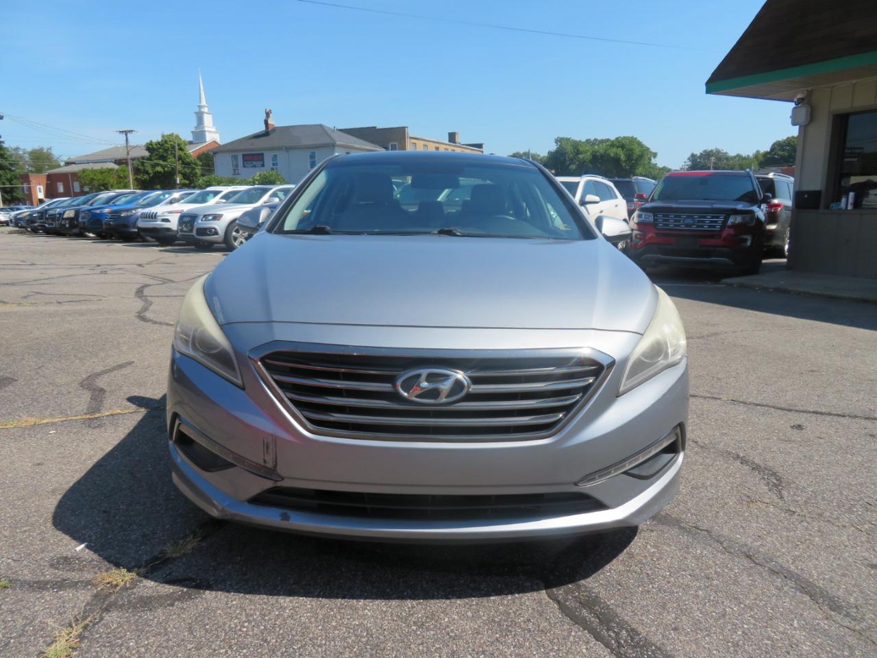 Hyundai Sonata photo 2