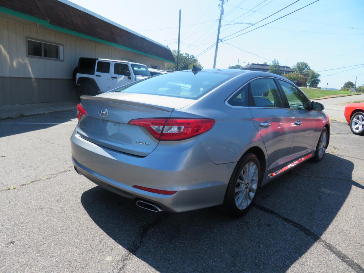 Hyundai Sonata photo 5