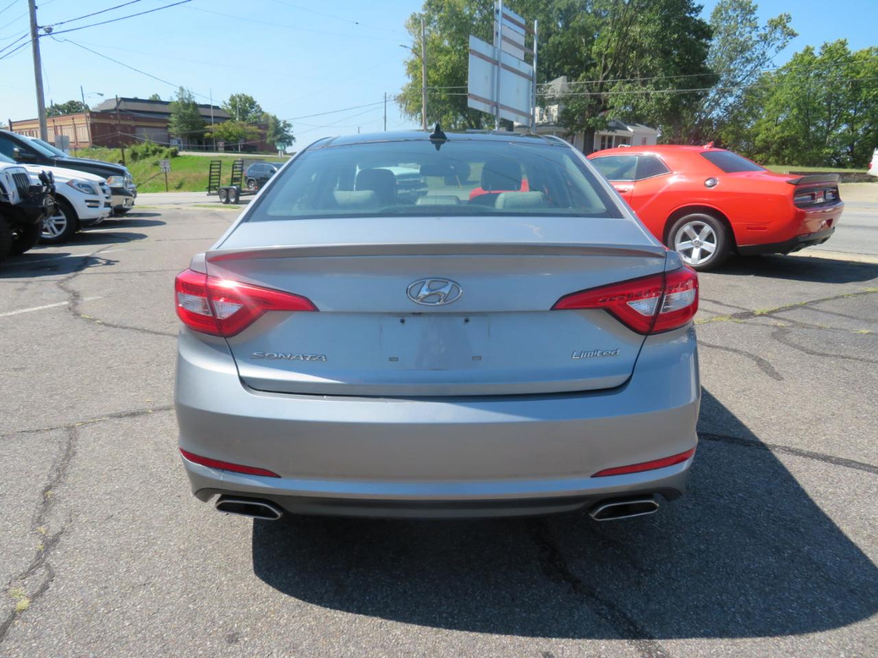 Hyundai Sonata photo 6
