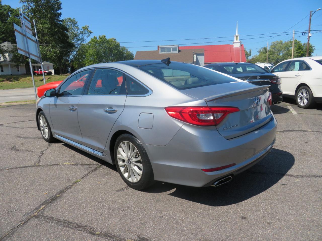 Hyundai Sonata photo 7