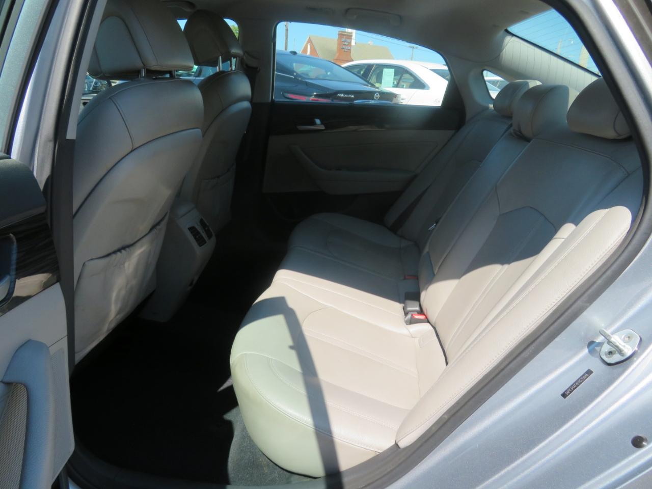 Hyundai Sonata photo 11