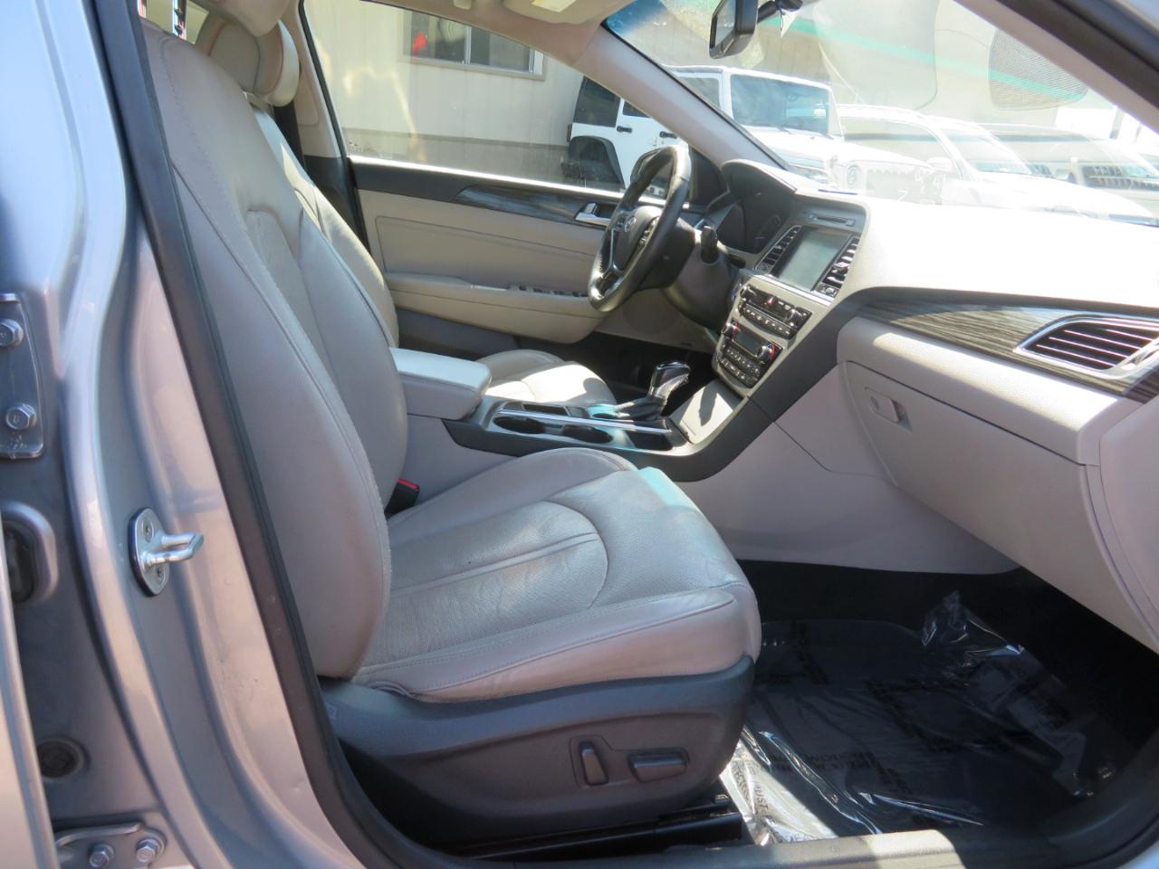 Hyundai Sonata photo 12