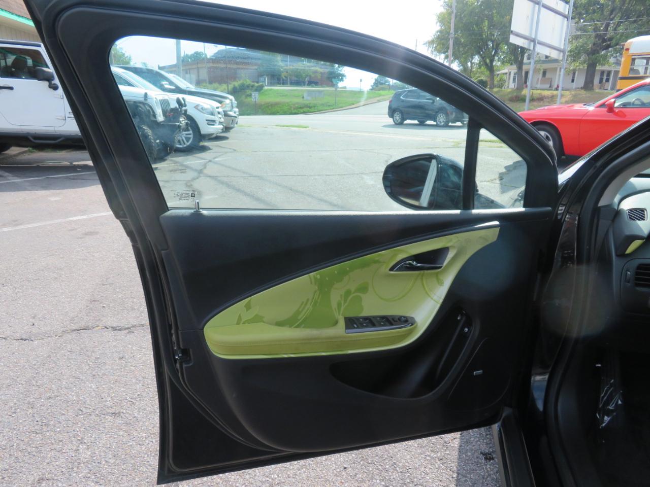 Chevrolet Volt photo 8