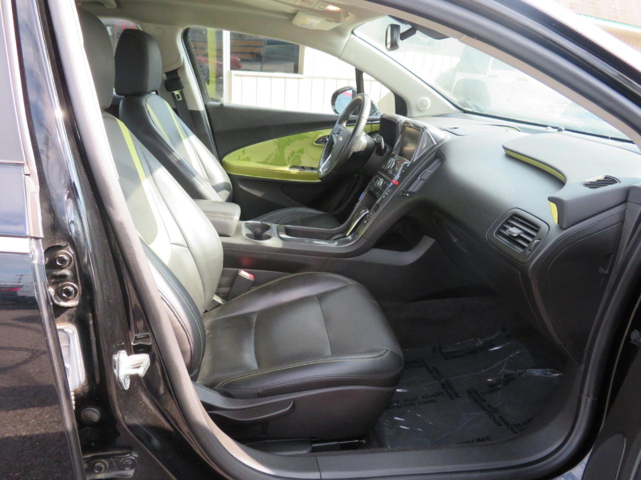 Chevrolet Volt photo 11