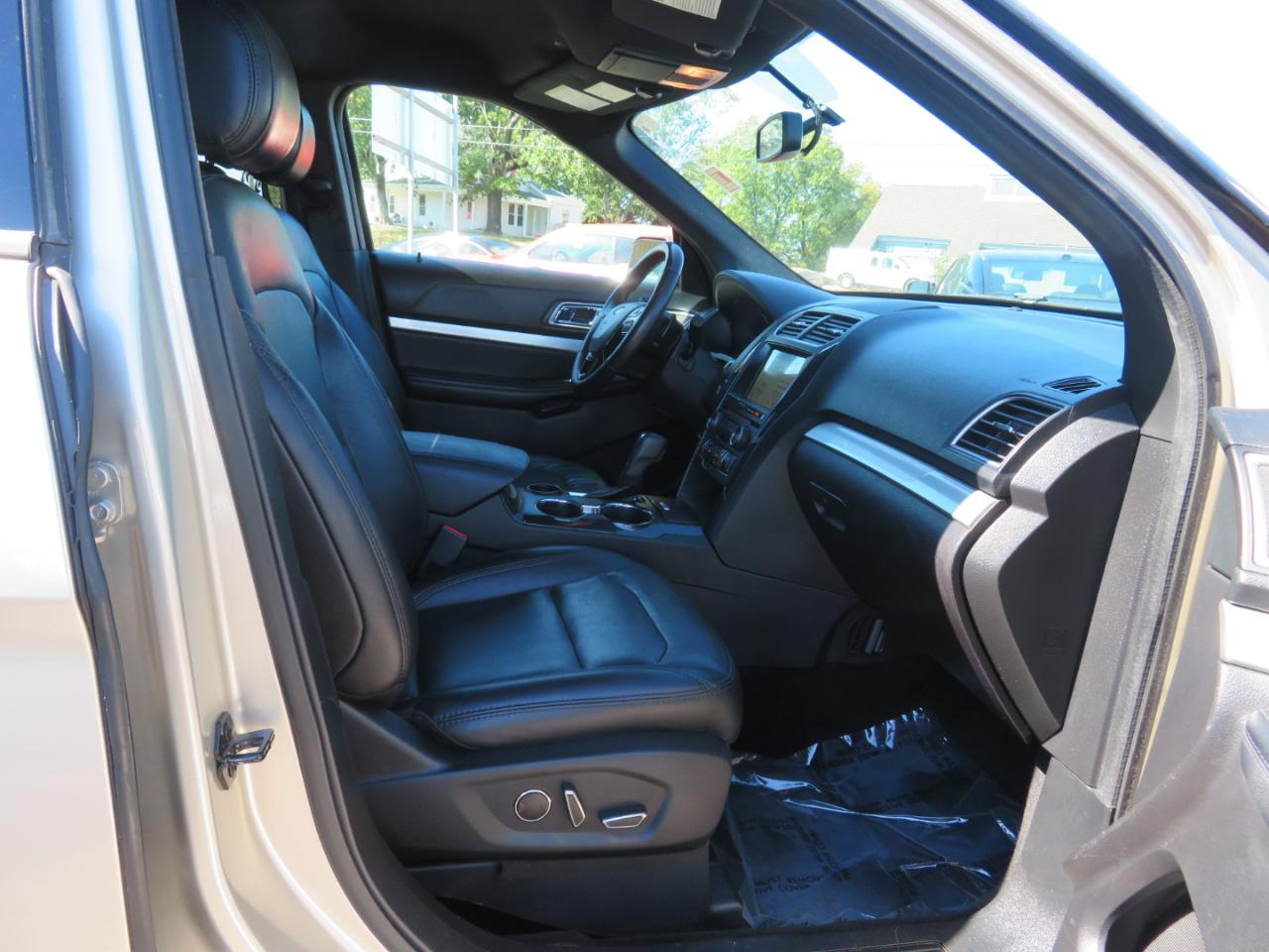 Ford Explorer XLT FWD 2017