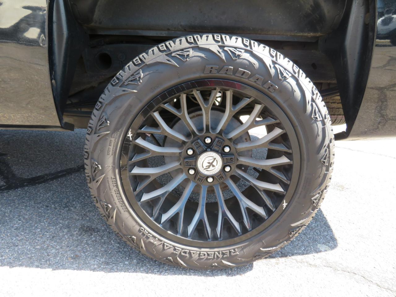 Chevrolet Silverado photo 20