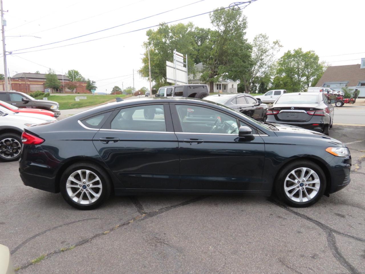 Ford Fusion photo 4