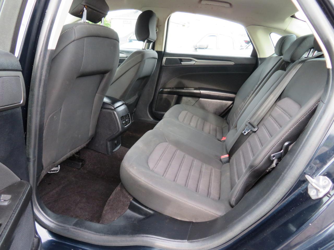 Ford Fusion photo 9