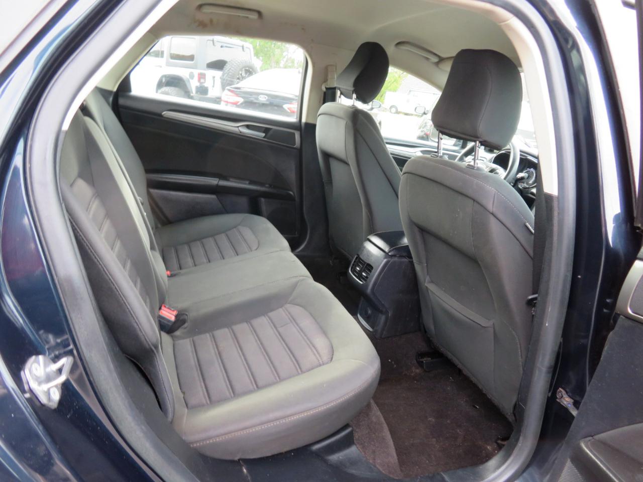 Ford Fusion photo 11