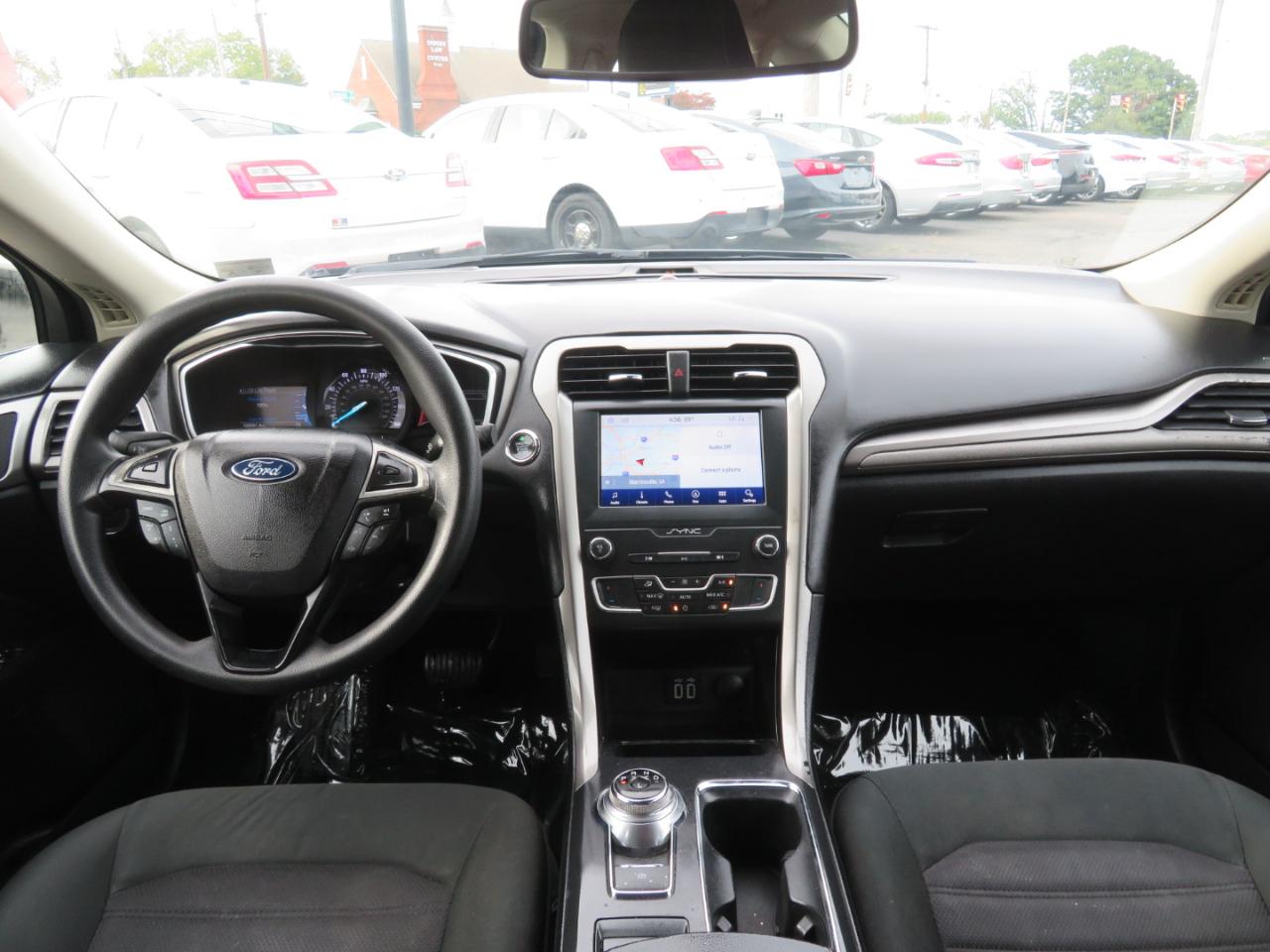 Ford Fusion photo 12