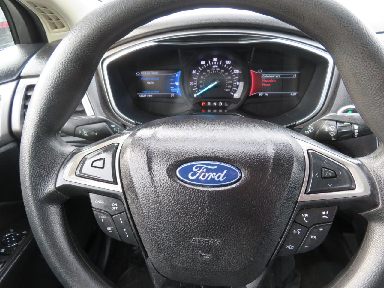 Ford Fusion photo 15