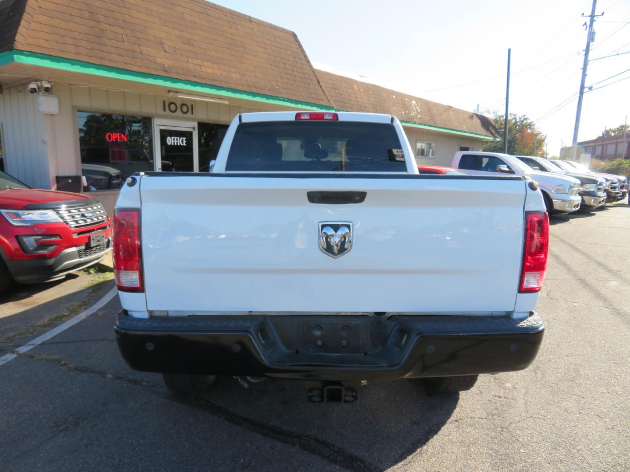 RAM 2500 Tradesman Crew Cab SWB 4WD 2016