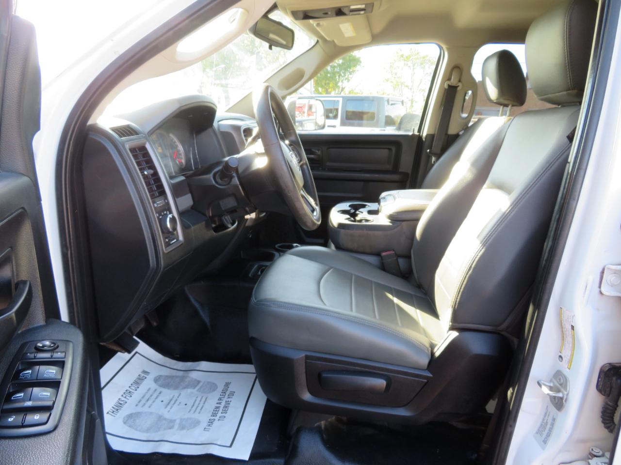 RAM 2500 Tradesman Crew Cab SWB 4WD 2016