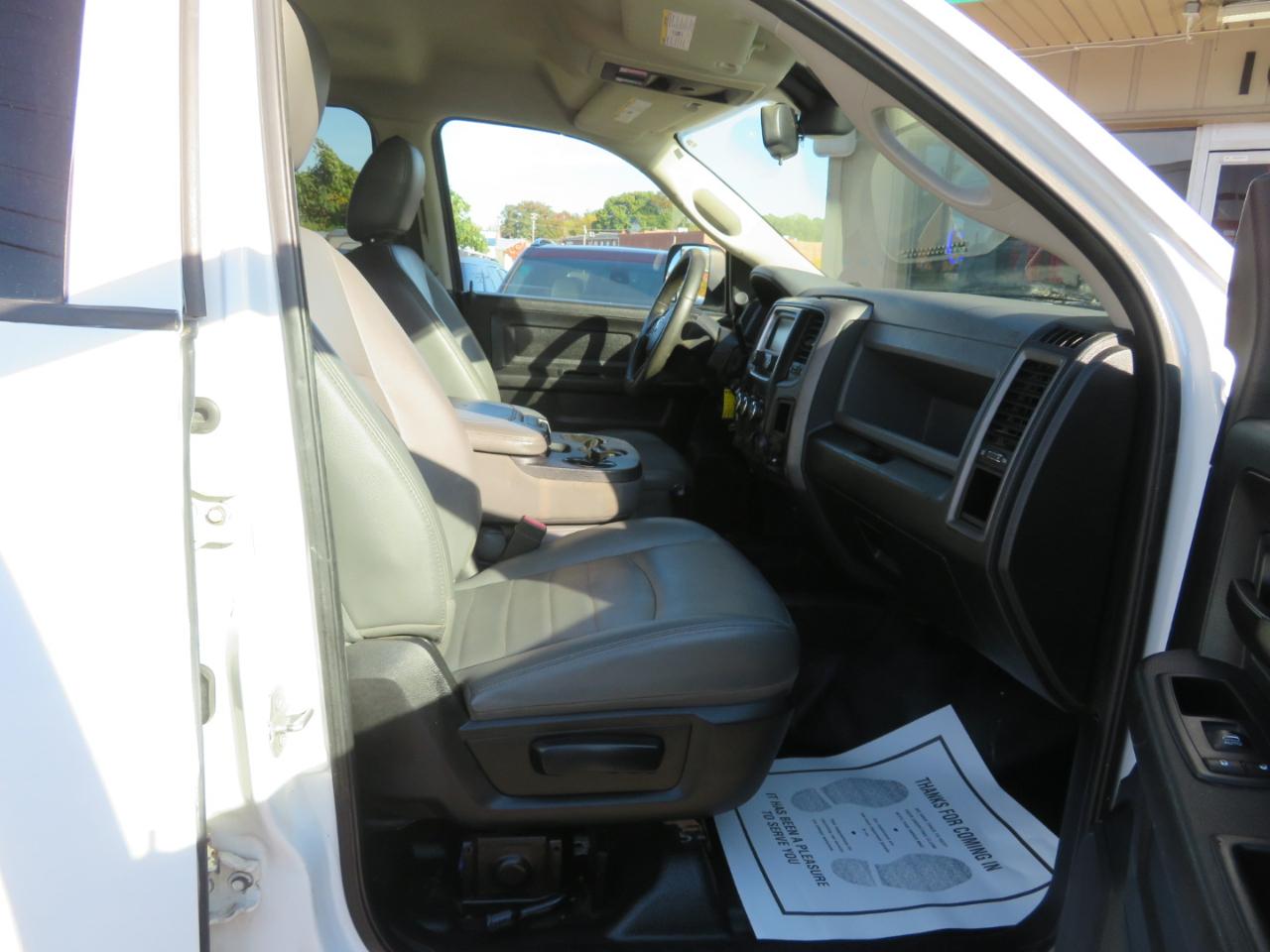 RAM 2500 Tradesman Crew Cab SWB 4WD 2016