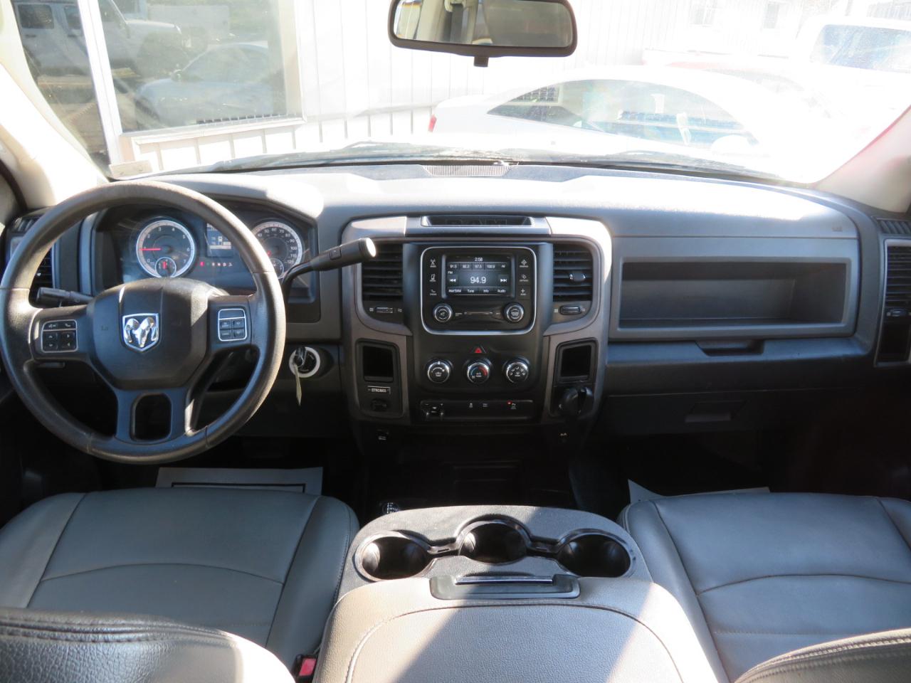 RAM 2500 Tradesman Crew Cab SWB 4WD 2016