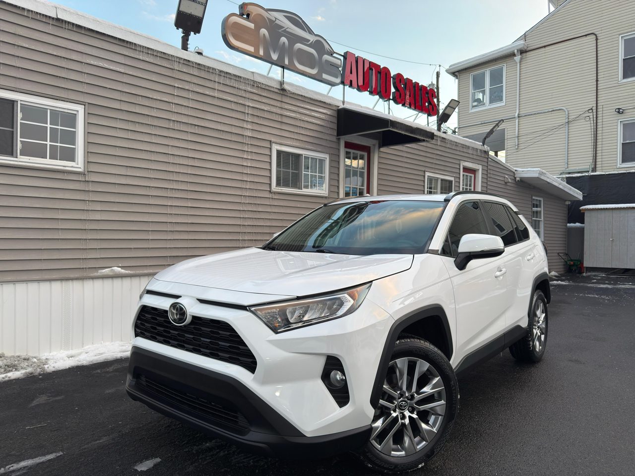 2020 Toyota RAV4 XLE Premium