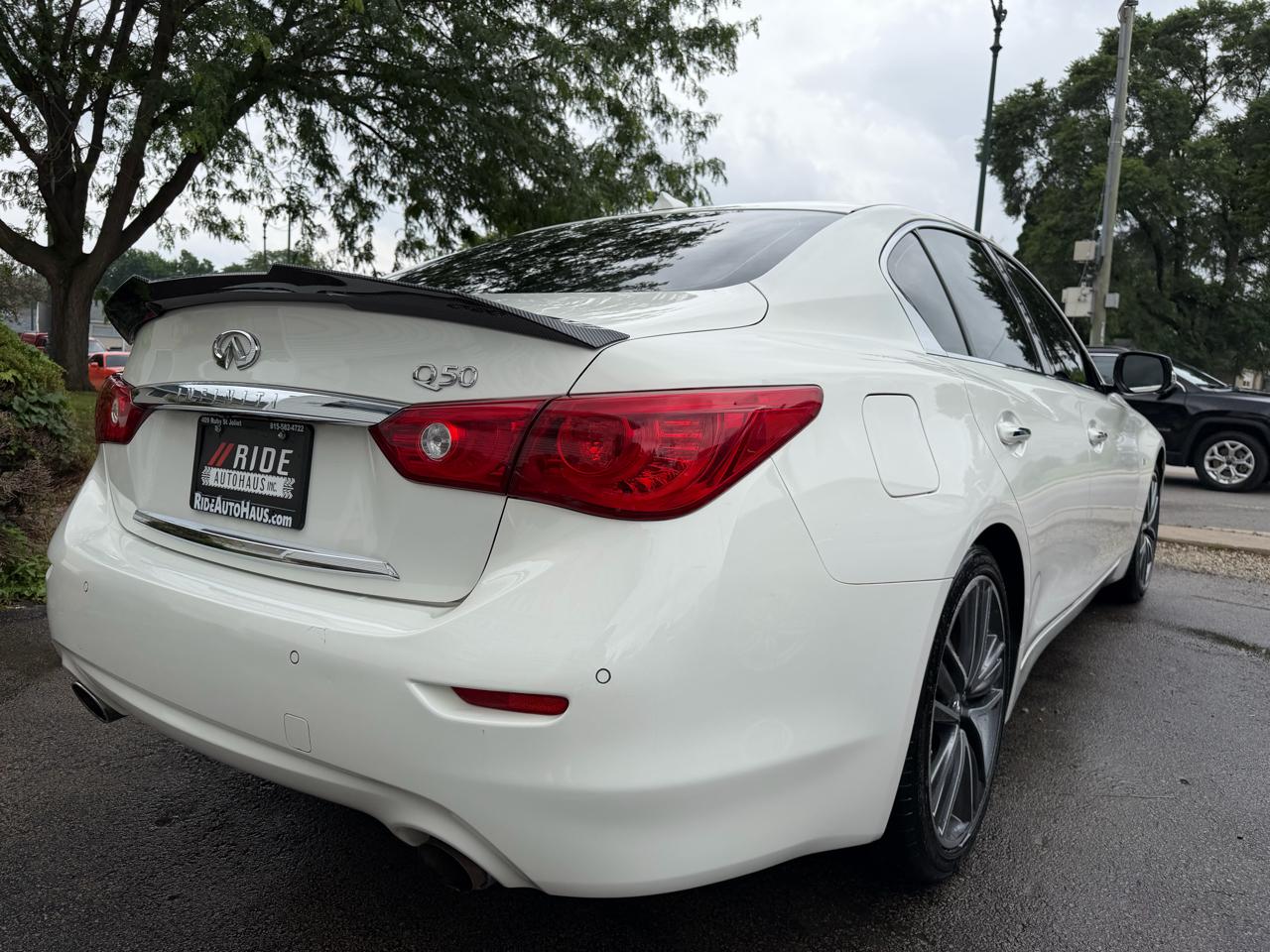 2015 INFINITI Q50 Premium - Photo 11