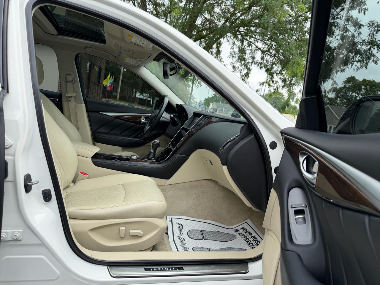 2015 INFINITI Q50 Premium - Photo 13